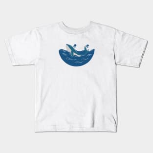 Sharks appear in the sea! Kids T-Shirt